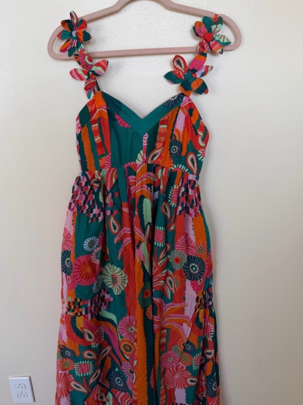 FARM RIO BY ANTHROPOLOGIE Pleated Palm Midi Dress in Multi Tropical Floral